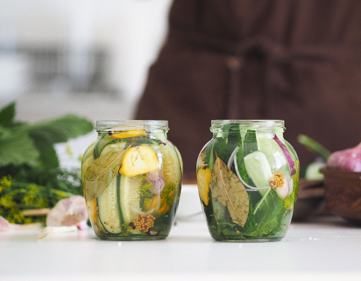 Saumure en bocal de verre, méthode de salage humide